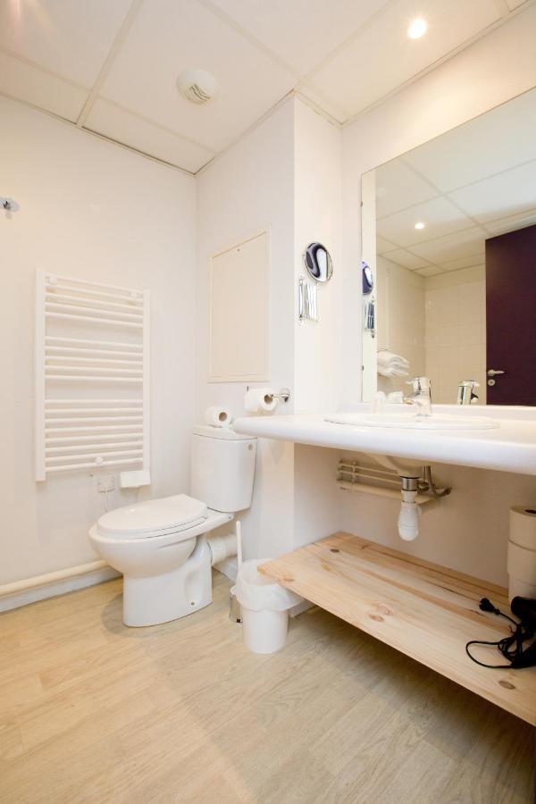 Grand Studio Avec Climatisation, Balcon Proche Gare Centre Ville Lourdes Luaran gambar